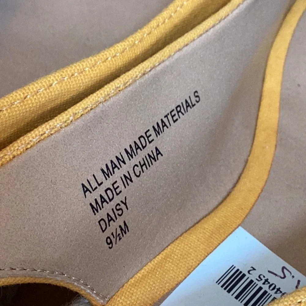 Karen Scott yellow Espadrille Slingback wedge sandals. Women’s size 9.5